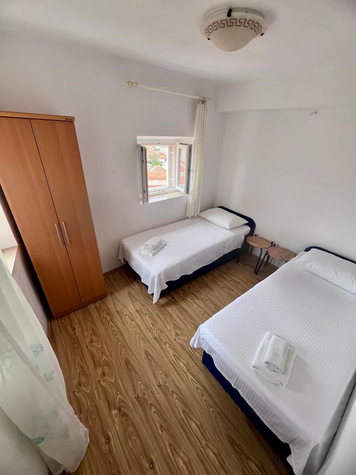 Apartments Tudor Nikola Хвар Экстерьер фото